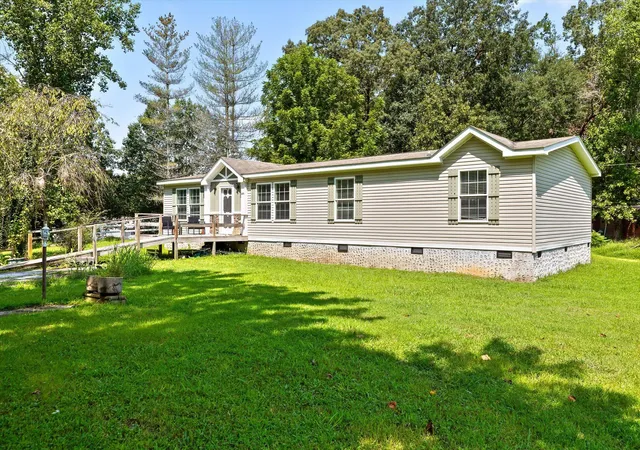 1st image of 205 Ridge Rd, Whitwell, TN 37397 | MLS# 1540742
