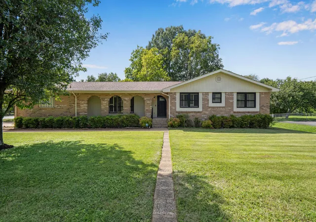 Photo 2 of Single family home for sale at 154 Valleybrook Cir, Hixson, TN 37343 | MLS# 1540613 | Listing updated on 2026-09-02