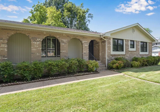 Photo 3 of Single family home for sale at 154 Valleybrook Cir, Hixson, TN 37343 | MLS# 1540613 | Listing updated on 2026-09-02