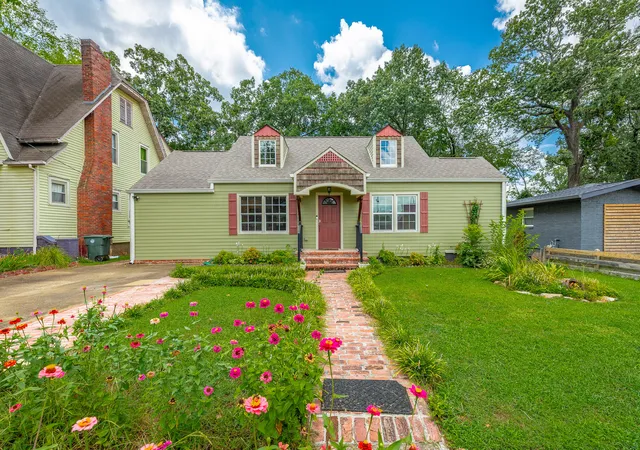 Photo 1 of Single family home for sale at 2306 E 4th Street, Chattanooga, TN 37404 | MLS# 1541060 | Listing updated on 2026-08-24