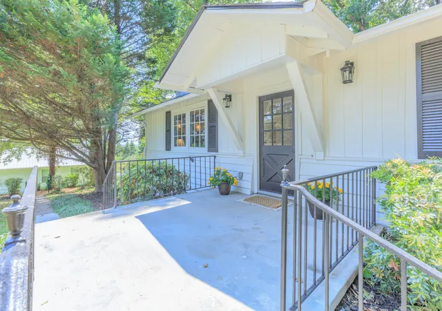 Photo 1 of Sale Pending at 3828 Mission View Ave, Chattanooga, TN 37411 | MLS# 1540744 | Listing updated on 2026-08-20