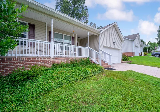 Photo 4 of Sale Pending at 1896 Coffee Tree Ln, Soddy Daisy, TN 37379 | MLS# 1540727 | Listing updated on 2026-08-17