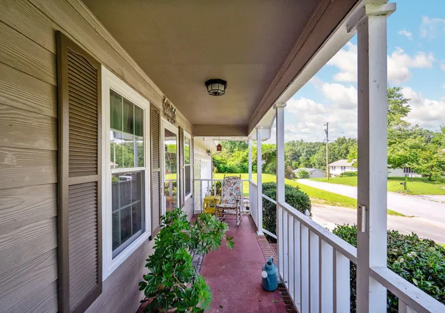 Photo 4 of Single family home for sale at 412 Sandalwood Dr, Hixson, TN 37343 | MLS# 1540844 | Listing updated on 2026-10-19