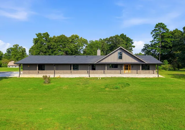 Photo 2 of Single family home for sale at 965 Lofton Ln, Chickamauga, GA 30707 | MLS# 1540818 | Listing updated on 2026-08-31