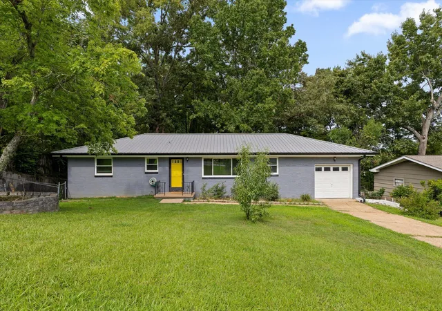 1st image of 3705 Mary Anna Dr, Chattanooga, TN 37412 | MLS# 1541025