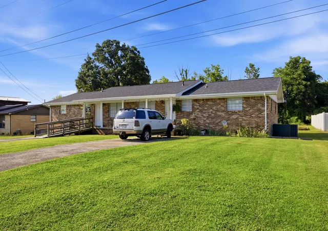 4th image of 1305 Park Forrest Dr, Fort Oglethorpe, GA 30742 | MLS# 1540745