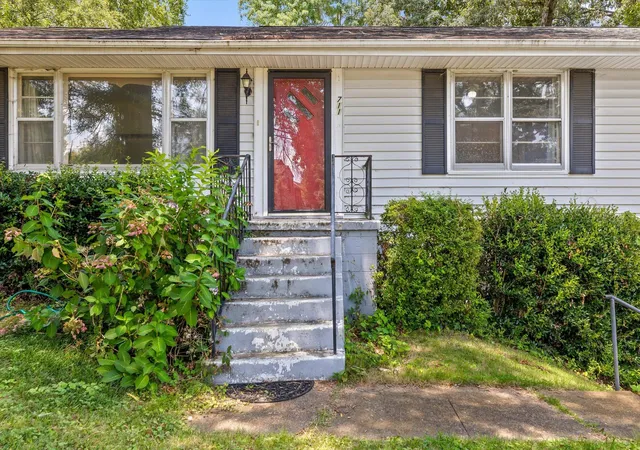 Photo 2 of Sale Pending at 711 Emory Dr, Chattanooga, TN 37415 | MLS# 1540842 | Listing updated on 2026-08-22