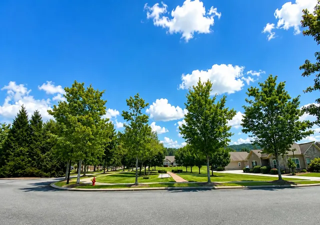 2nd image of 1663 Sedgefield Dr, Ooltewah, TN 37363