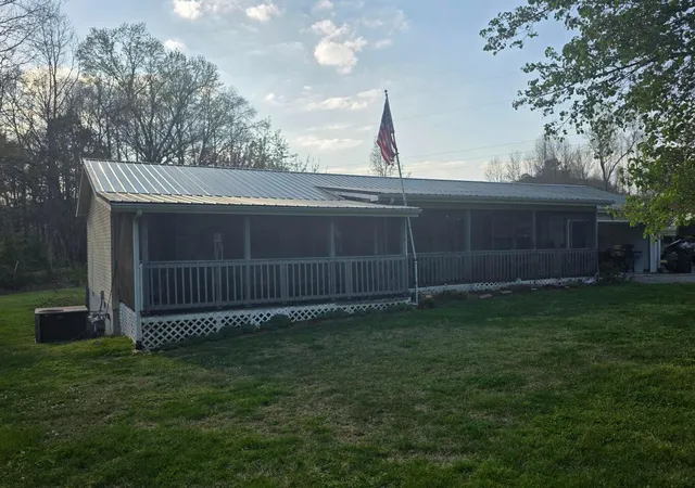 Photo 3 of Sale Pending at 1592 Old Stage Rd, Spring City, TN 37381 | MLS# 1540803 | Listing updated on 2026-08-14