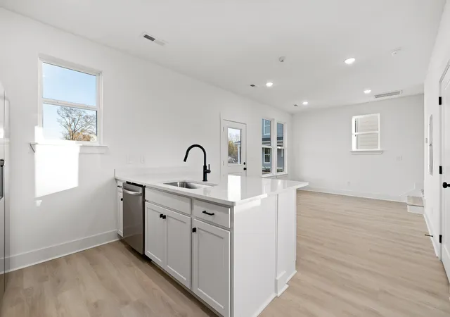 Photo 4 of Single family home for sale at 4712 Abraham St, Chattanooga, TN 37410 | MLS# 1540819 | Listing updated on 2026-08-14
