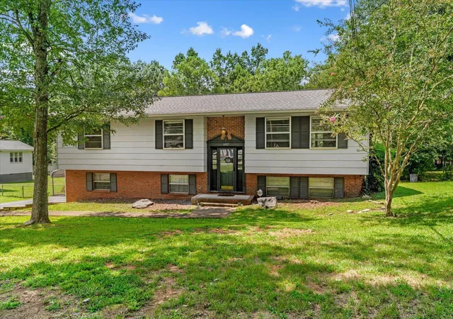 2nd image of 1437 Piedmont Dr Ne, Dalton, GA 30721 | MLS# 1541004