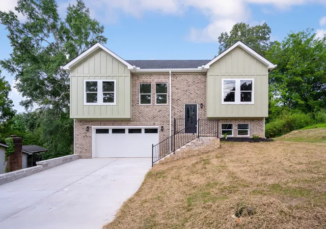 Photo 1 of Single family home for sale at 414 Peyton Dr, Hixson, TN 37343 | MLS# 1540904 | Listing updated on 2026-08-24
