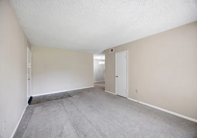 Photo 3 of Condo for sale at 900 Mountain Crk Rd #439, Chattanooga, TN 37405 | MLS# 1540850 | Listing updated on 2026-08-14