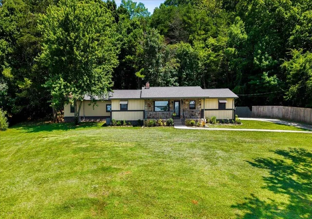 1st image of 9815 E Brainerd Rd, Ooltewah, TN 37363 | MLS# 1541204