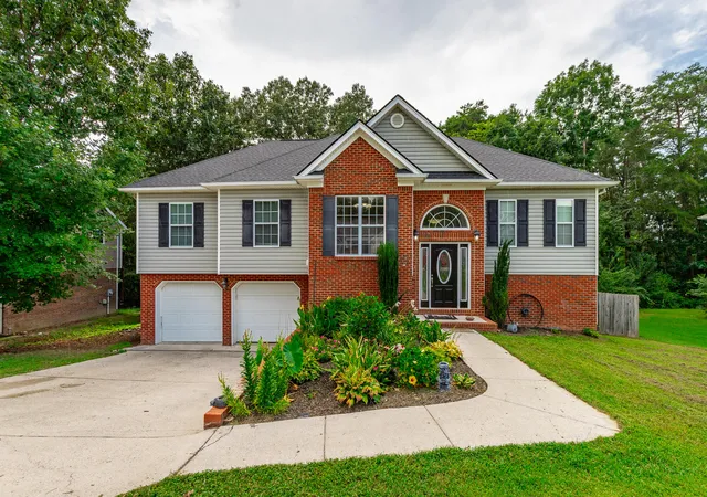 Photo 2 of Single family home for sale at 200 Hidden Oaks Dr, Flintstone, GA 30725 | MLS# 1540947 | Listing updated on 2026-08-27
