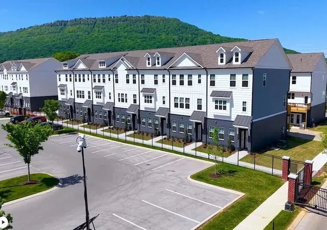Photo 1 of Sale Pending at 3398 Aberdeen Row #45, Chattanooga, TN 37410 | MLS# 1540883 | Listing updated on 2026-08-24