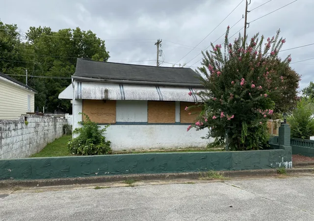 1st image of 2000 Sharp St, Chattanooga, TN 37404 | MLS# 1540905