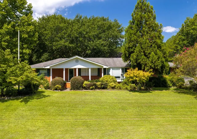 Photo 1 of Single family home for sale at 409 White Rd, Chattanooga, TN 37421 | MLS# 1541136 | Listing updated on 2026-08-20
