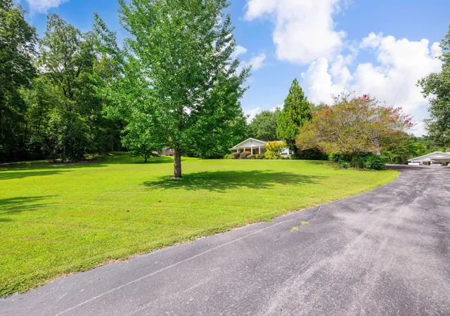 Photo 2 of Single family home for sale at 409 White Rd, Chattanooga, TN 37421 | MLS# 1541136 | Listing updated on 2026-08-20