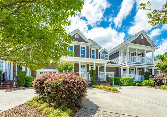 Photo 3 of Townhouse for sale at 1685 Westover Ln, Chattanooga, TN 37405 | MLS# 1540962 | Listing updated on 2026-10-01