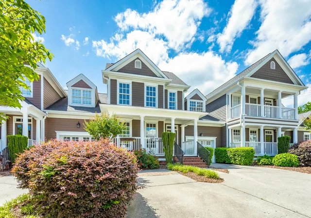 Photo 4 of Townhouse for sale at 1685 Westover Ln, Chattanooga, TN 37405 | MLS# 1540962 | Listing updated on 2026-10-01