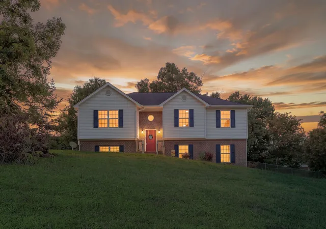 1st image of 92 Abbey Rd, Ringgold, GA 30736 | MLS# 1540934