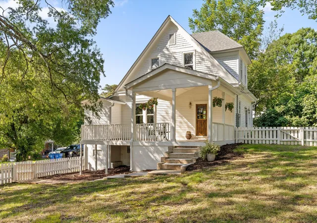 Photo 1 of Single family home for sale at 5109 Tennessee Ave, Chattanooga, TN 37409 | MLS# 1541167 | Listing updated on 2026-09-03