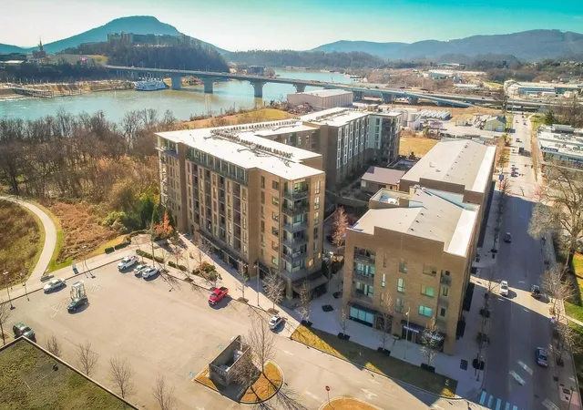 2nd image of 200 Manufacturers Rd, Chattanooga, TN 37405