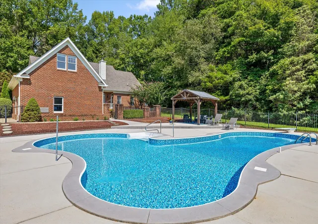 Photo 3 of Sale Pending at 5054 Eaglefeather Ln, Ooltewah, TN 37363 | MLS# 1541100 | Listing updated on 2026-08-25