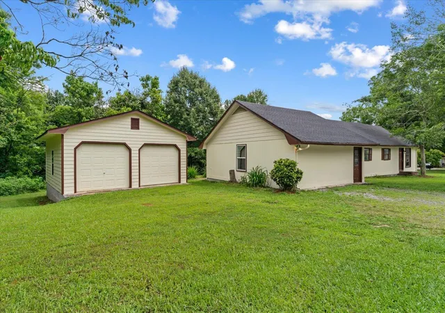 Photo 3 of Single family home for sale at 1825 Lawson Ave, Dalton, GA 30720 | MLS# 1541035 | Listing updated on 2026-09-15