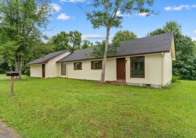 Photo 4 of Sale Pending at 1825 Lawson Ave, Dalton, GA 30720 | MLS# 1541035 | Listing updated on 2026-10-09