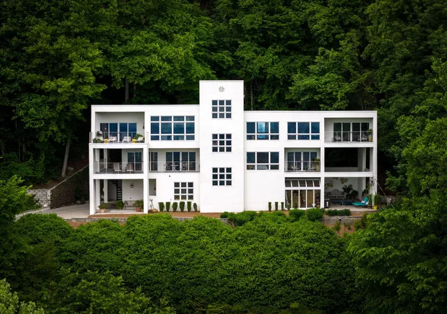 Photo 3 of Single family home for sale at 1185 Lower Brow Rd, Signal Mountain, TN 37377 | MLS# 1541237 | Listing updated on 2026-09-10