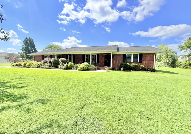 Photo 1 of Single family home for sale at 1608 Eagle Dr, Hixson, TN 37343 | MLS# 1541159 | Listing updated on 2026-09-09