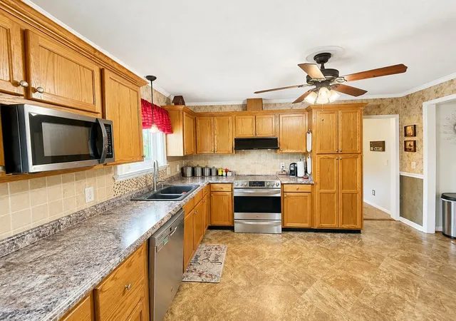 Photo 3 of Sale Pending at 1608 Eagle Dr, Hixson, TN 37343 | MLS# 1541159 | Listing updated on 2026-09-23