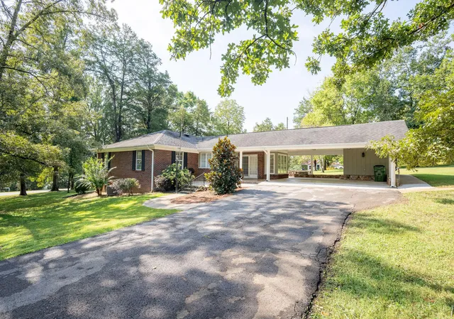 Photo 3 of Single family home for sale at 13857 N Main St, Trenton, GA 30752 | MLS# 1541408 | Listing updated on 2026-08-24