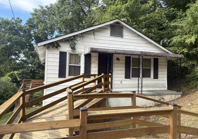 Photo 1 of Single family home for sale at 112 Lawn St, Chattanooga, TN 37405 | MLS# 1541193 | Listing updated on 2026-09-12