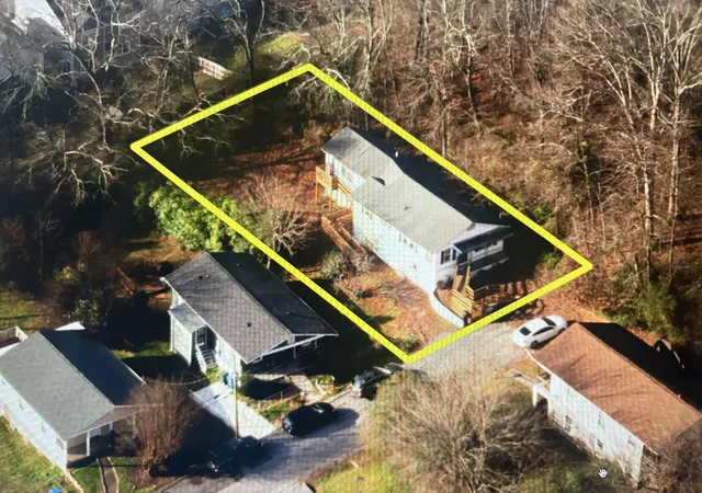 Photo 3 of Single family home for sale at 112 Lawn St, Chattanooga, TN 37405 | MLS# 1541193 | Listing updated on 2026-10-01