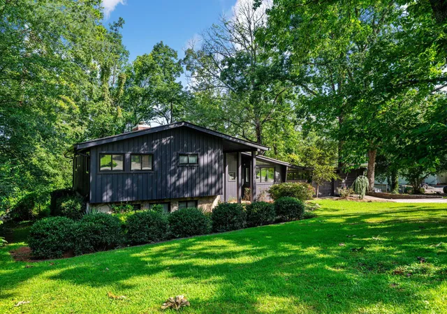 1st image of 211 Dawn St, Signal Mountain, TN 37377 | MLS# 1541124