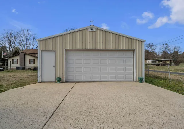 Photo 3 of Single family home for sale at 7803 Middle Valley Rd, Hixson, TN 37343 | MLS# 1541245 | Listing updated on 2026-09-21