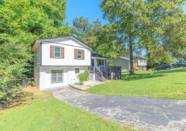 Photo 3 of Single family home for sale at 4007 E Freedom Cir, Ooltewah, TN 37363 | MLS# 1541146 | Listing updated on 2026-09-11