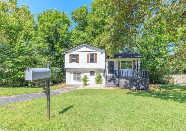 Photo 4 of Single family home for sale at 4007 E Freedom Cir, Ooltewah, TN 37363 | MLS# 1541146 | Listing updated on 2026-09-11