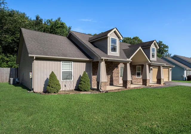 Photo 3 of Sale Pending at 404 Southern Dr, Ringgold, GA 30736 | MLS# 1541139 | Listing updated on 2026-08-30