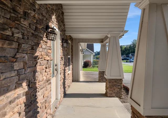 Photo 3 of Sale Pending at 404 Southern Dr, Ringgold, GA 30736 | MLS# 1541139 | Listing updated on 2026-10-09