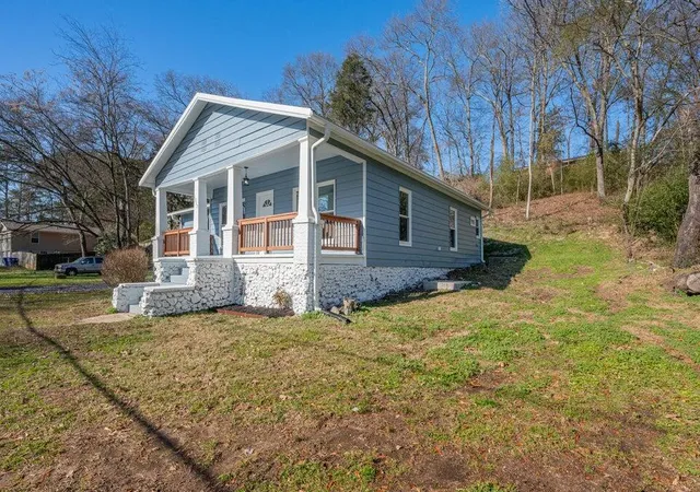 Photo 2 of Single family home for sale at 1317 Gadd Rd, Hixson, TN 37343 | MLS# 1541224 | Listing updated on 2026-08-22
