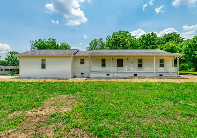1st image of 711 2nd St, South Pittsburg, TN 37380 | MLS# 1541180