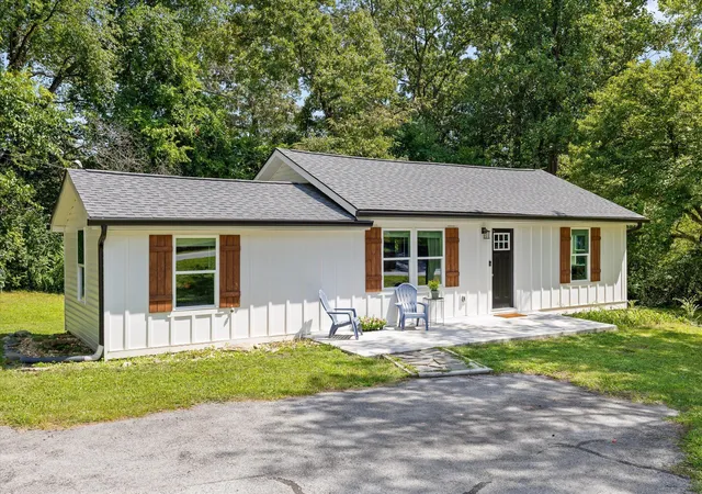 Photo 3 of Single family home for sale at 4328 Norcross Rd, Hixson, TN 37343 | MLS# 1541226 | Listing updated on 2026-09-01