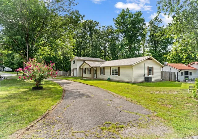 Photo 3 of Single family home for sale at 256 Cheyenne Trl Nw, Dalton, GA 30721 | MLS# 1541190 | Listing updated on 2026-09-14