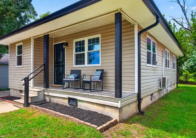 Photo 1 of Single family home for sale at 513 W Gordon Ave, Rossville, GA 30741 | MLS# 1541225 | Listing updated on 2026-09-10