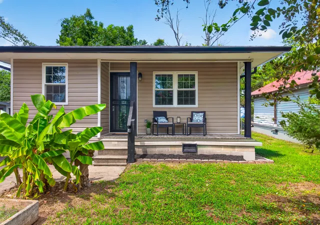 Photo 3 of Single family home for sale at 513 W Gordon Ave, Rossville, GA 30741 | MLS# 1541225 | Listing updated on 2026-09-10