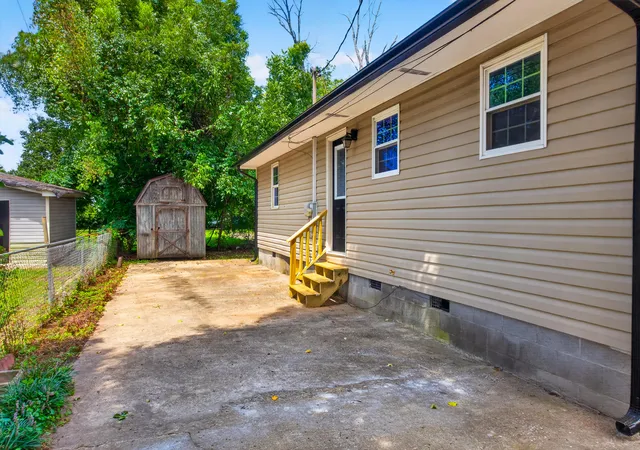 Photo 4 of Single family home for sale at 513 W Gordon Ave, Rossville, GA 30741 | MLS# 1541225 | Listing updated on 2026-09-10